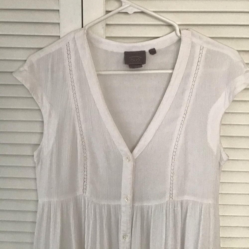 Anthropologie white flowy shirt